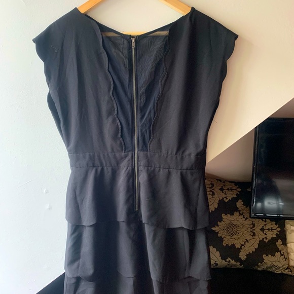 Beautiful black made dress with mesh insert - Picture 1 of 2